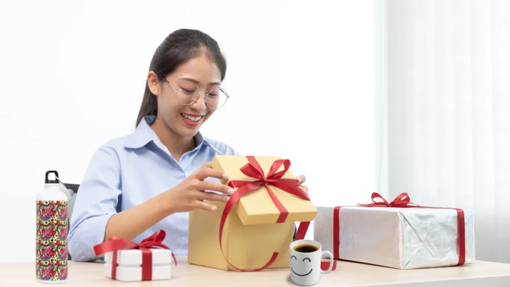 10 customized gifts for Diwali for employees