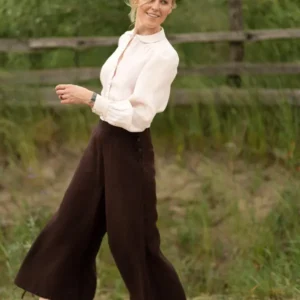 Gen Z fashion trends wide leg trousers